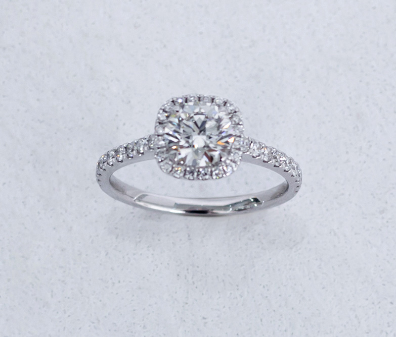 Round Halo Diamond Engagement Ring