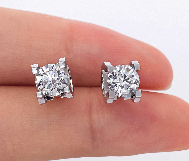 Four-prong Stud Earrings