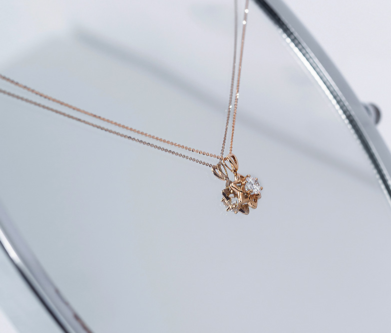 Flower Solitaire Pendant Necklace