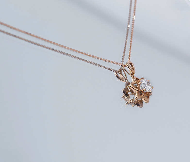 Flower Solitaire Pendant Necklace